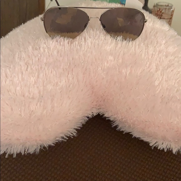 Accessories - Aviator sunglasses